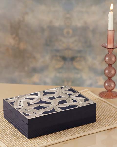foliage-silver-plated-palm-box